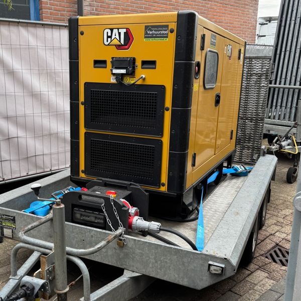 1043 Aggregaat 30 kva 6 groepen 230volt