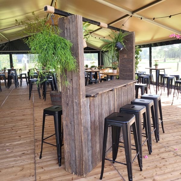 1536 Robuuste XXL statafel