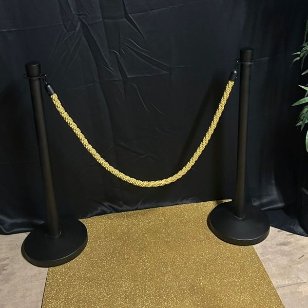 2155 afzet paaltjes 12x mat zwart met 3 kleuren koord op 1 kar 2155 afzet paaltjes 12x mat zwart met 3 kleuren koord op 1 kar