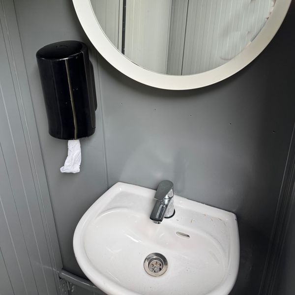 2701 Toiletwagen wit 2701 Toiletwagen wit